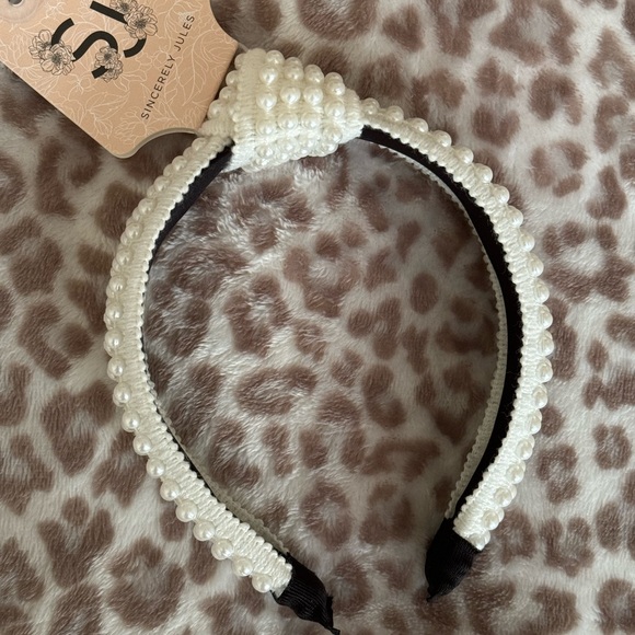 Sincerely Jules Faux Pearl Headband - Picture 1 of 3